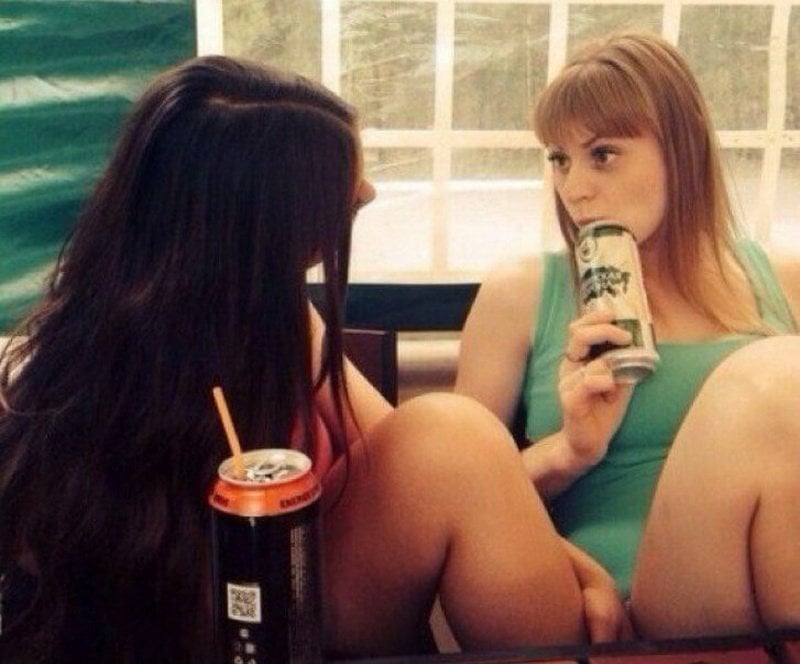 Hot, babes, cleavage, embarrassing moments pictures, caught on camera, awkward photo