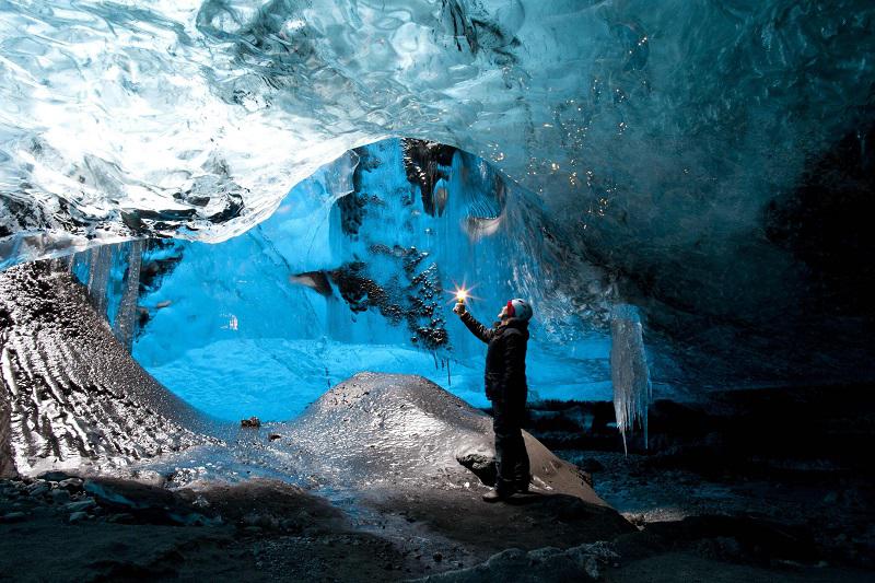 Vatnajokull glacier facts, vatnajökull glacier tour, vatnajokull glacier cave, vatnajökull glacier hike, vatnajökull national park, europe, travel, iceland, adventure