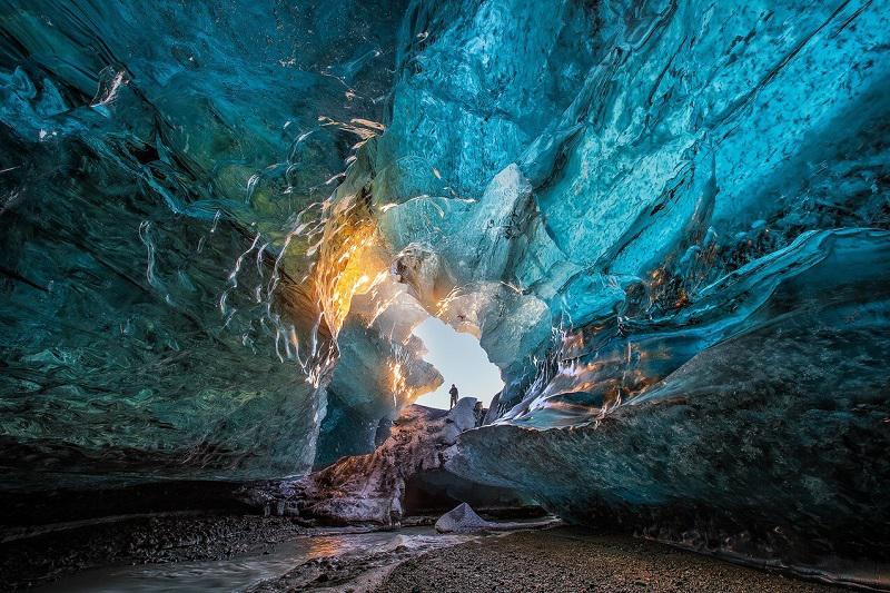 Vatnajokull glacier facts, vatnajökull glacier tour, vatnajokull glacier cave, vatnajökull glacier hike, vatnajökull national park, europe, travel, iceland, adventure