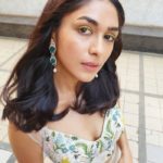 mrunal thakur 9