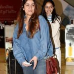 bhavana-pandey-with-ananya-pandey