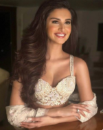 Tara Sutaria Age, Height, Bio, Boyfriend, Family & Hot Photos