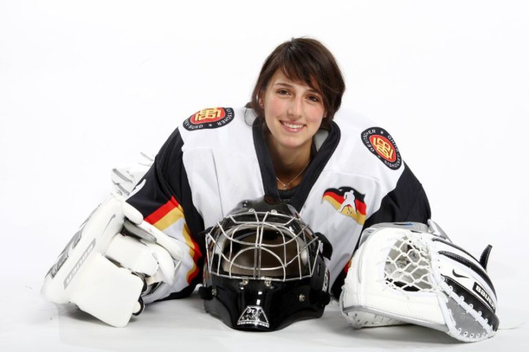 25+ Most Beautiful Ice Hockey Players In The World Popular Female