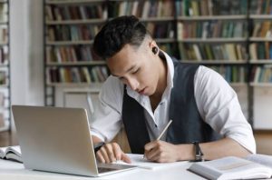 student trying to write an essay