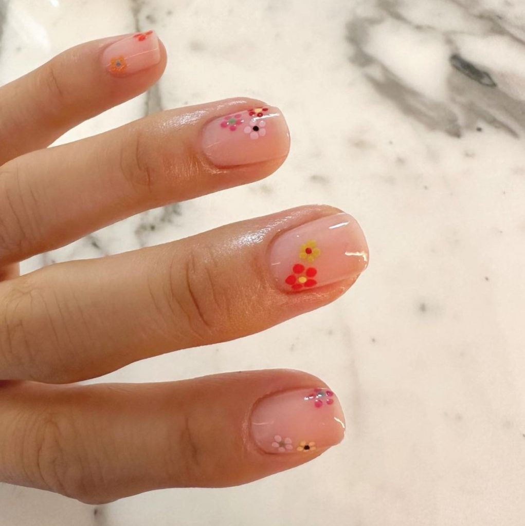 Nail art all of the flowers