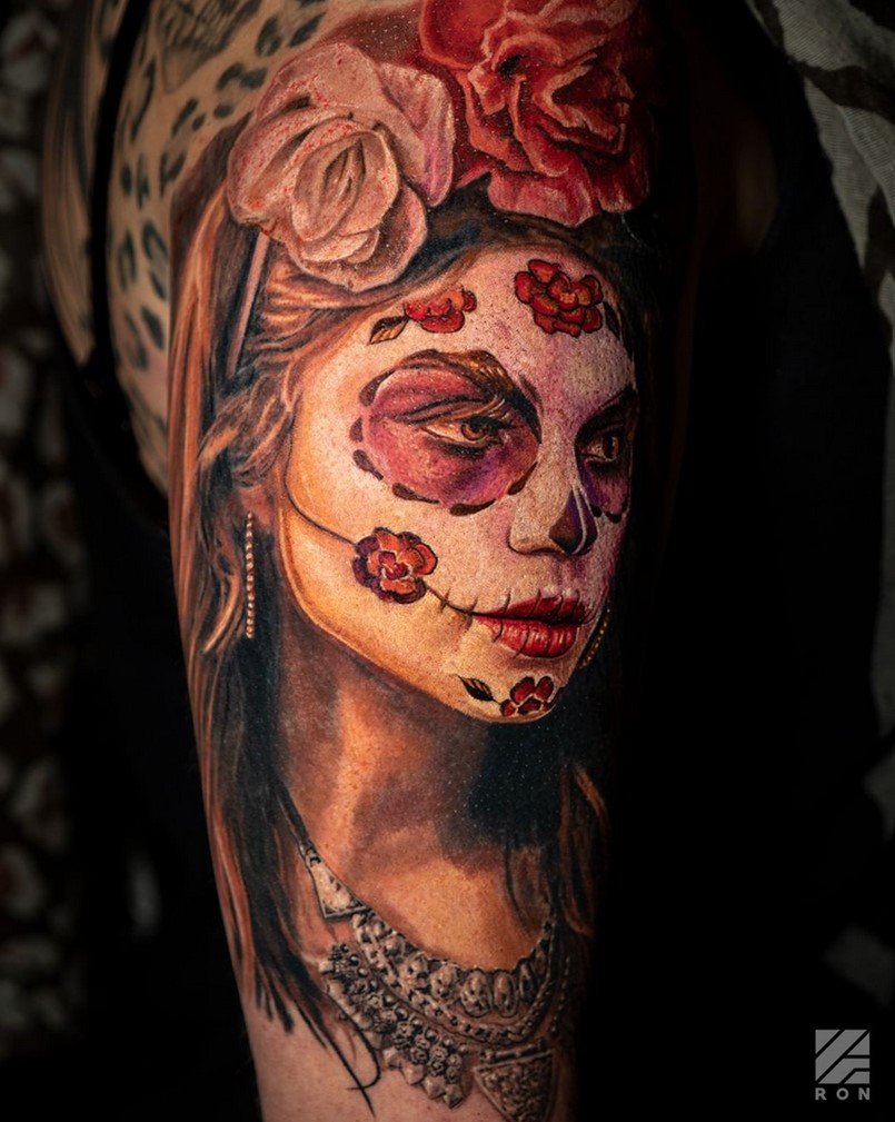 Skull body art, skull tattoo