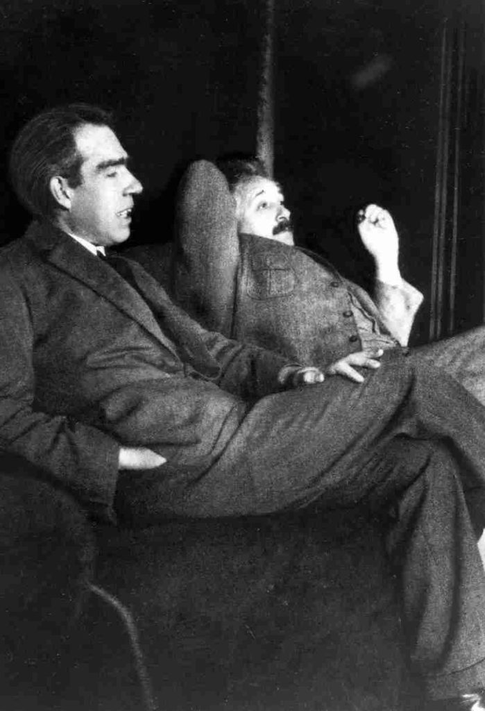 albert einstein and neils bohr