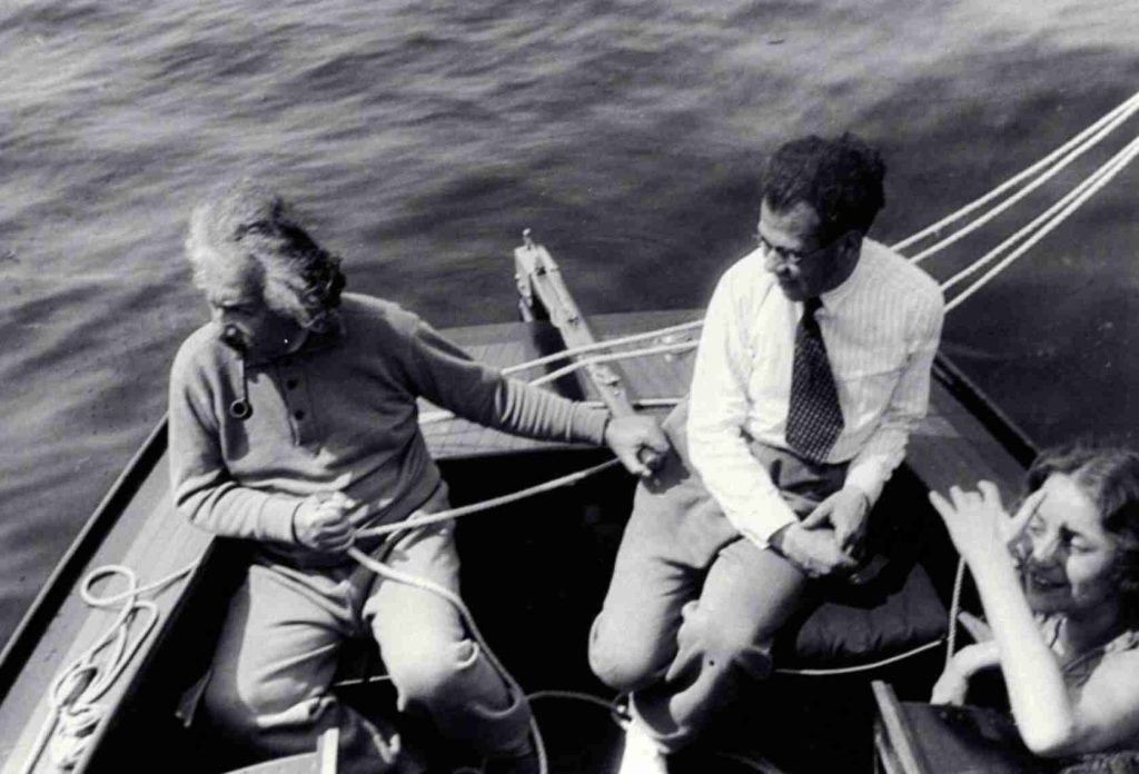 Albert einstein 6 | reckon talk Albert einstein sailing a boat
