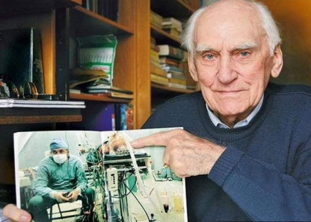 zbigniew religa with his photo